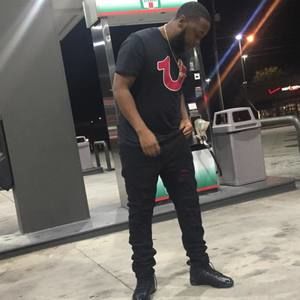 Meet your Posher, Tee